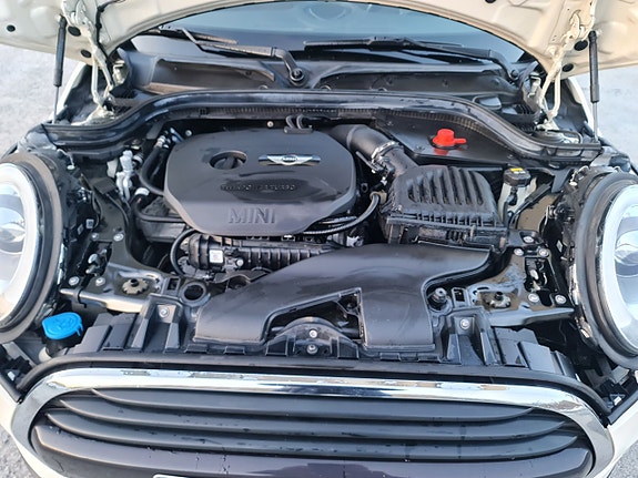 MINI Cooper 19 of 26