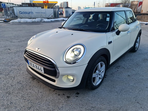 MINI Cooper 23 of 26