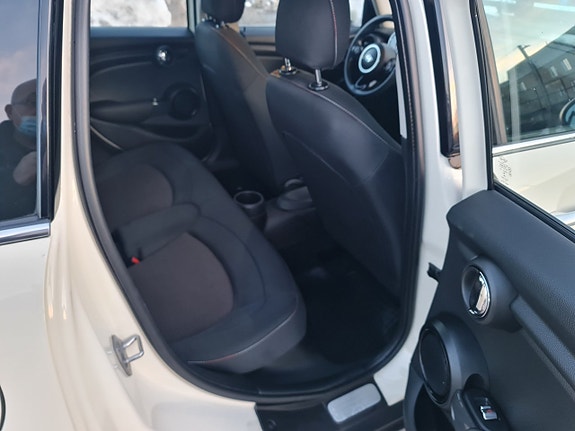 MINI Cooper 10 of 26