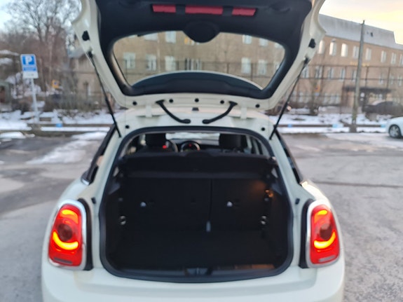 MINI Cooper 11 of 26