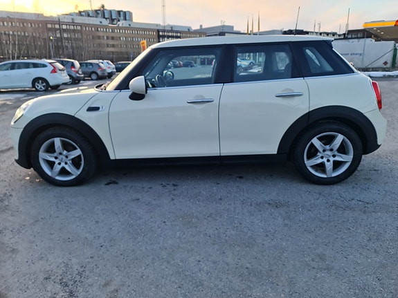 MINI Cooper 2 of 5