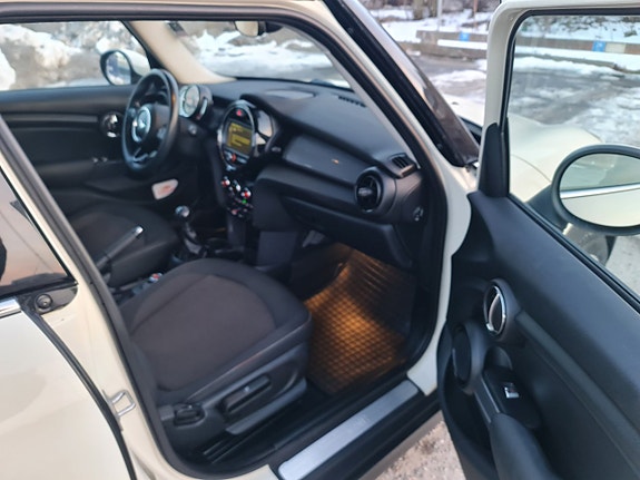 MINI Cooper 9 of 26