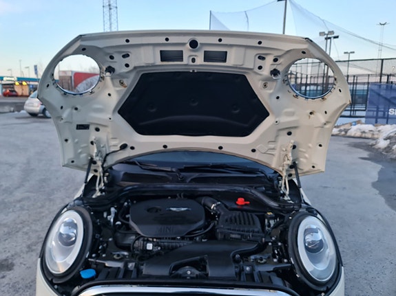 MINI Cooper 18 of 26