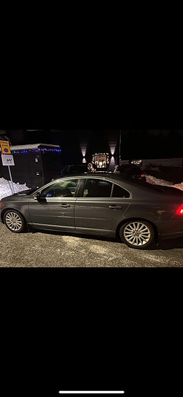 Volvo S80 2 of 12