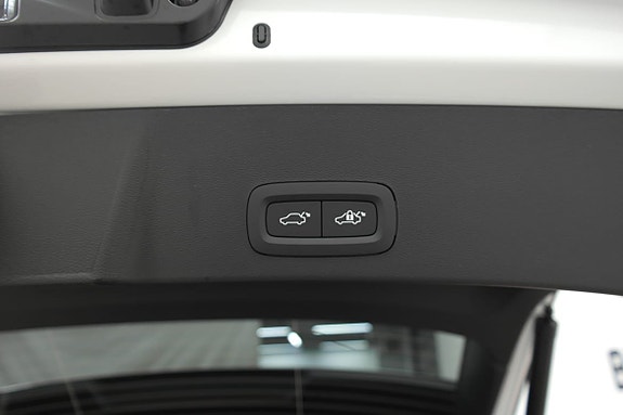Volvo EX40 16 of 18