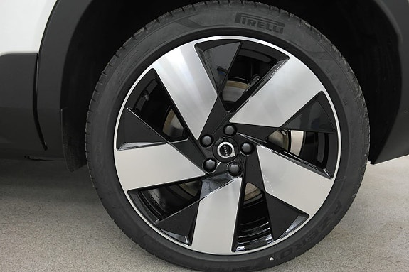 Volvo EX40 18 of 18