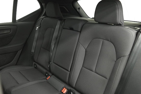 Volvo EX40 12 of 18