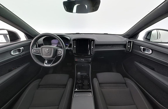 Volvo XC40 7 of 18