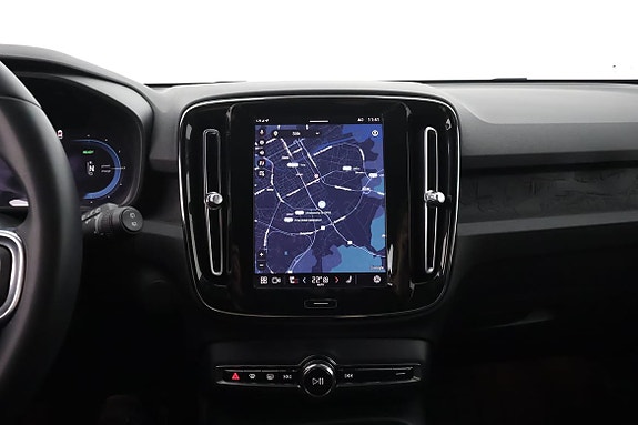 Volvo XC40 14 of 18