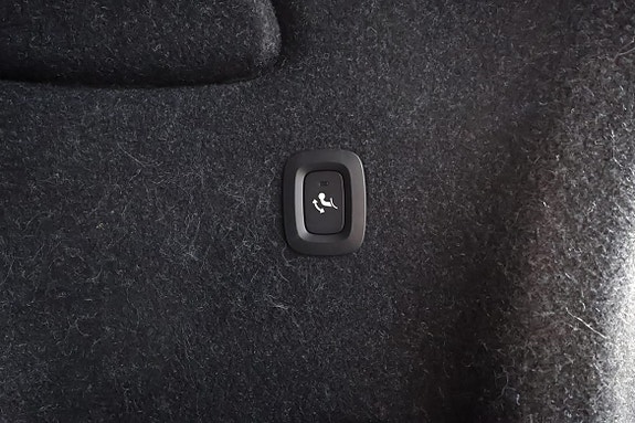Volvo XC40 16 of 18