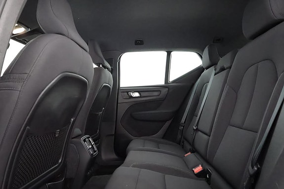 Volvo XC40 10 of 18
