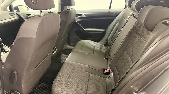 Volkswagen Golf-Serie 11 of 13