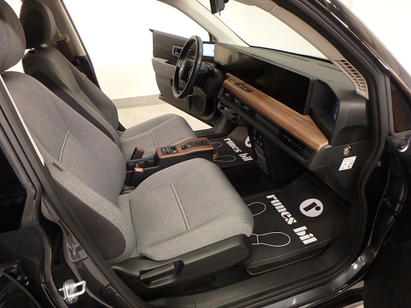 Honda e 19 of 24