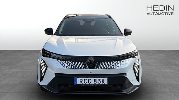 Renault Scenic E-Tech 8 of 9