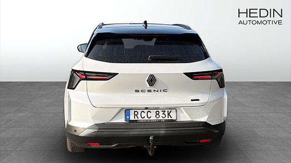 Renault Scenic E-Tech 7 of 9