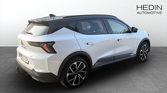 Renault Scenic E-Tech 2 of 9