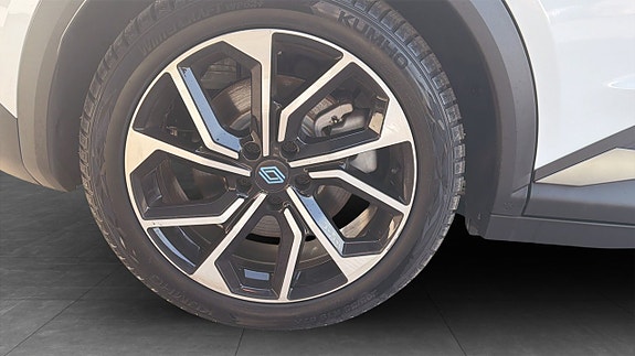 Renault Scenic E-Tech 9 of 9