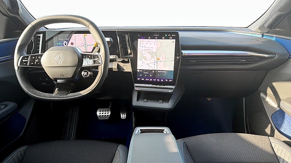 Renault Scenic E-Tech 4 of 9