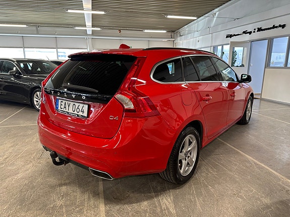 Volvo V60 3 of 16