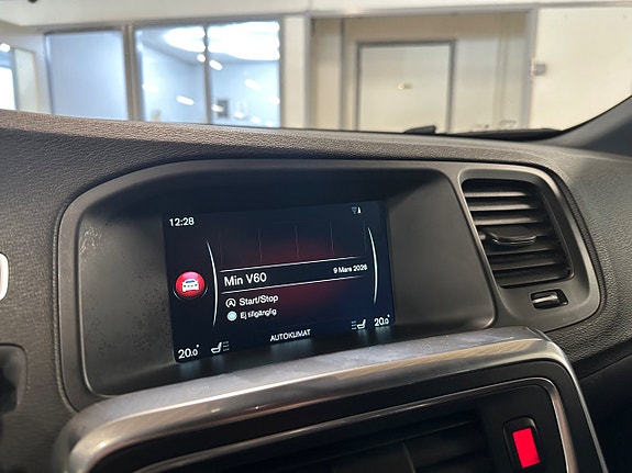 Volvo V60 13 of 16