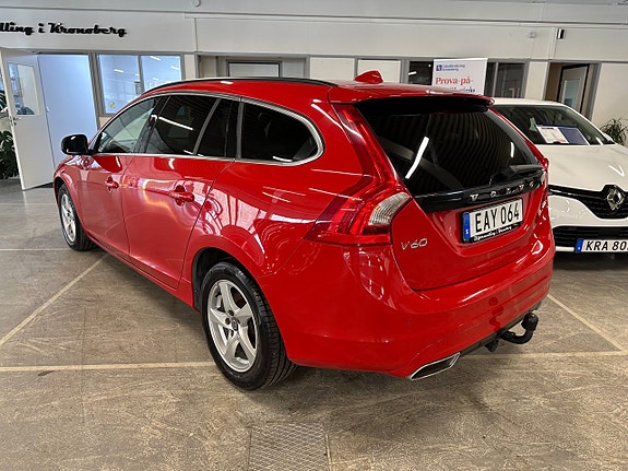 Volvo V60 4 of 16