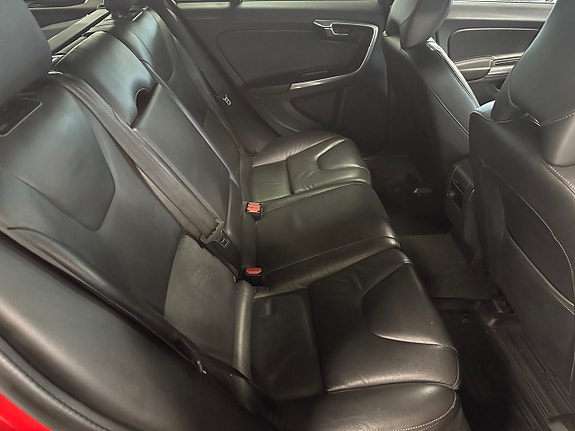 Volvo V60 6 of 16