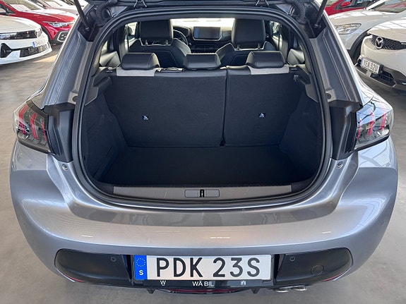 Peugeot 208 5 of 16