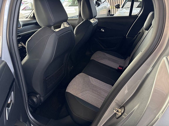 Peugeot 208 7 of 16