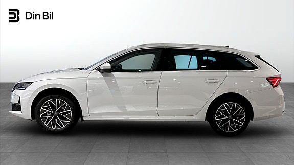 Skoda Octavia 2 of 5