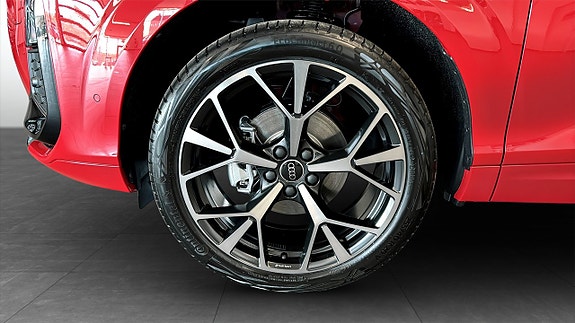Audi Q3 6 of 18