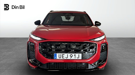 Audi Q3 4 of 5