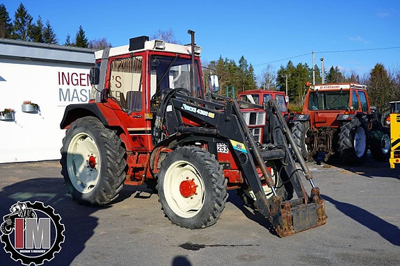 International 844 AXL