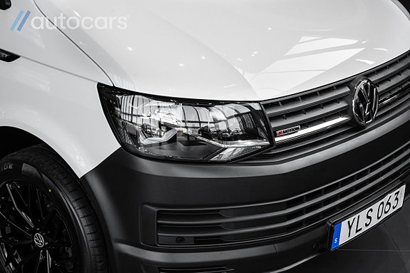 Volkswagen Caravelle 10 of 30