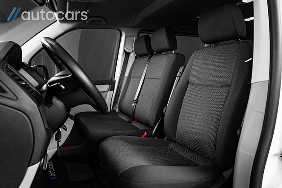 Volkswagen Caravelle 26 of 30
