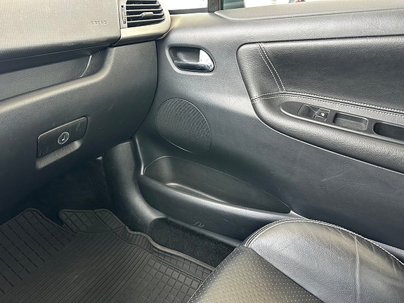 Peugeot 207 15 of 18