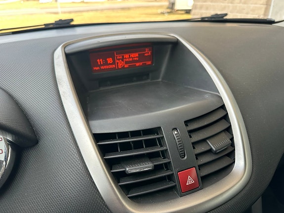 Peugeot 207 11 of 18
