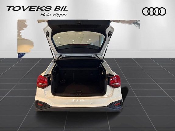 Audi Q2 8 of 14