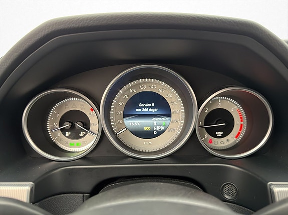 Mercedes-Benz E220 12 of 23