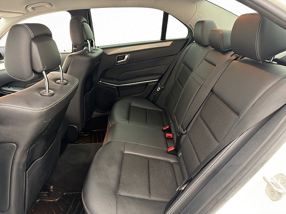 Mercedes-Benz E220 22 of 23