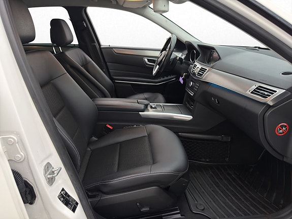 Mercedes-Benz E220 19 of 23