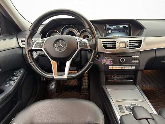 Mercedes-Benz E220 9 of 23