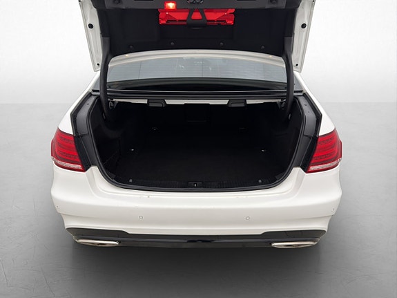 Mercedes-Benz E220 23 of 23