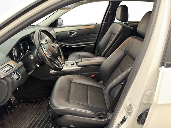 Mercedes-Benz E220 21 of 23
