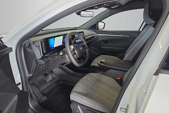Renault Scenic E-Tech 10 of 13