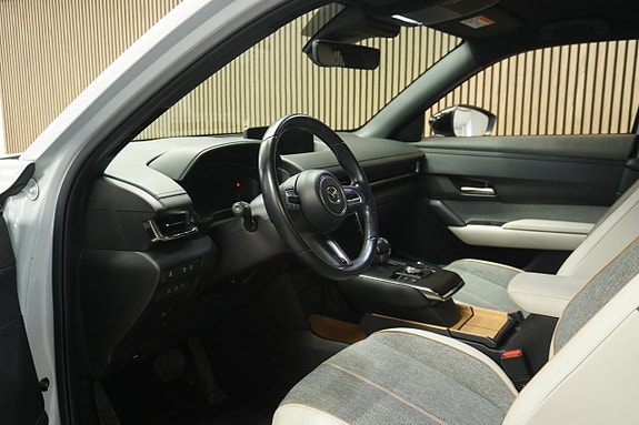 Mazda MX-30 5 of 5