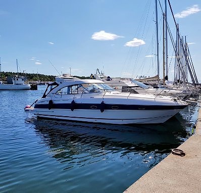 Bavaria 35 HT 2006, stora badbryggan, VP D6 maskiner.