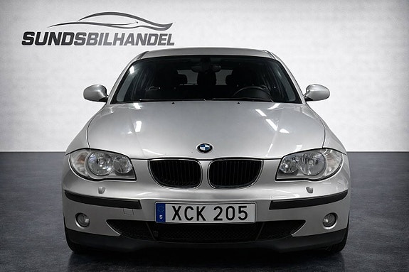 BMW 116i 2 of 5