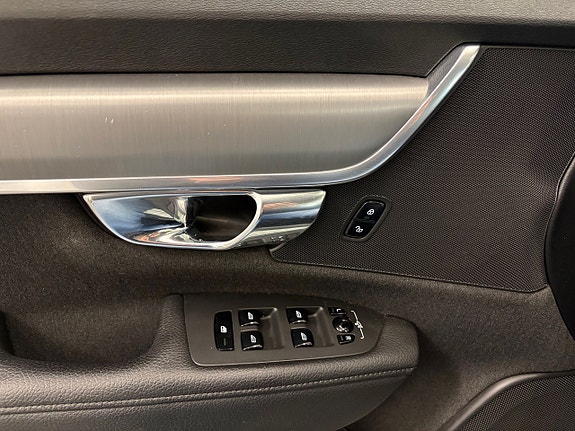 Volvo V90 25 of 27