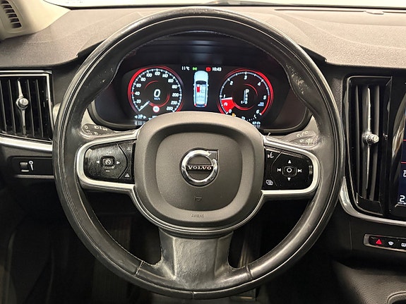 Volvo V90 17 of 27