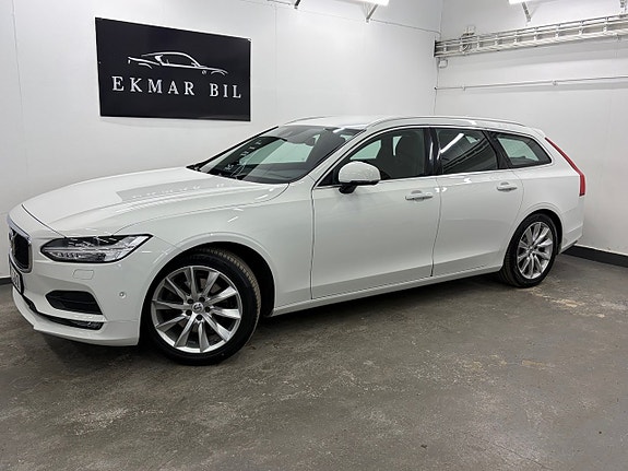 Volvo V90 2 of 5